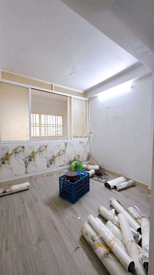 cho thuê nguyên căn 4 tầng hẻm xe hơi cách mặt tiền 1 căn 
