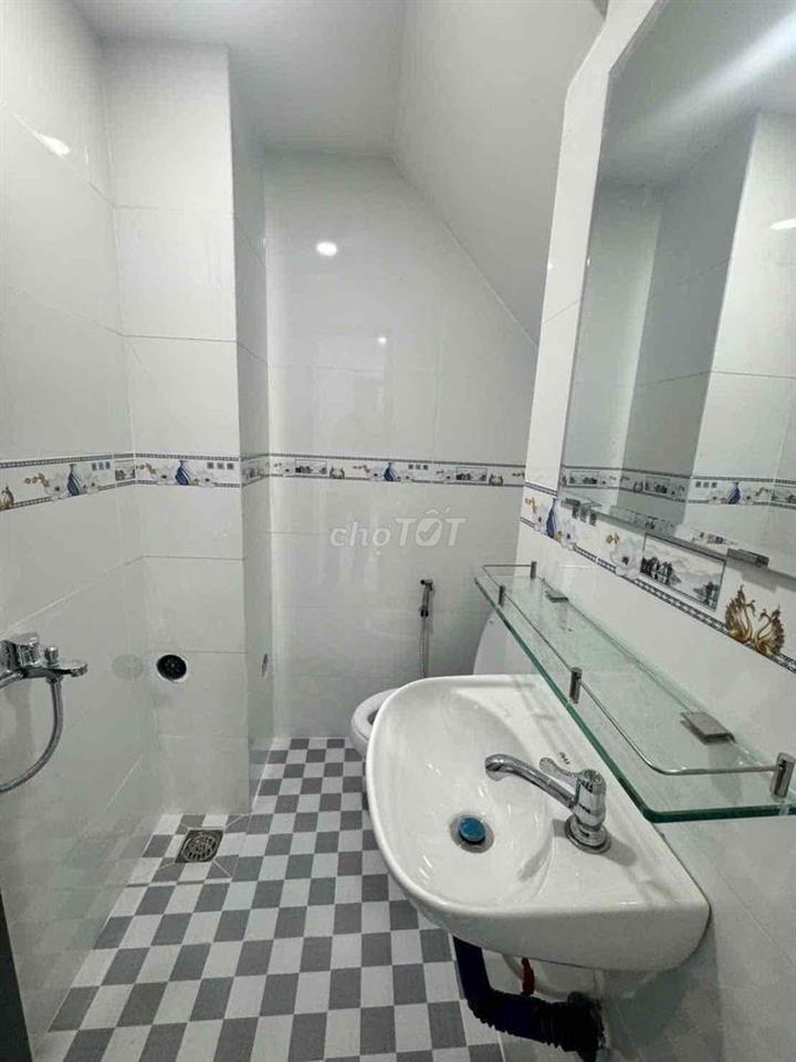 cho thuê nhà q4 nhà mới xấy