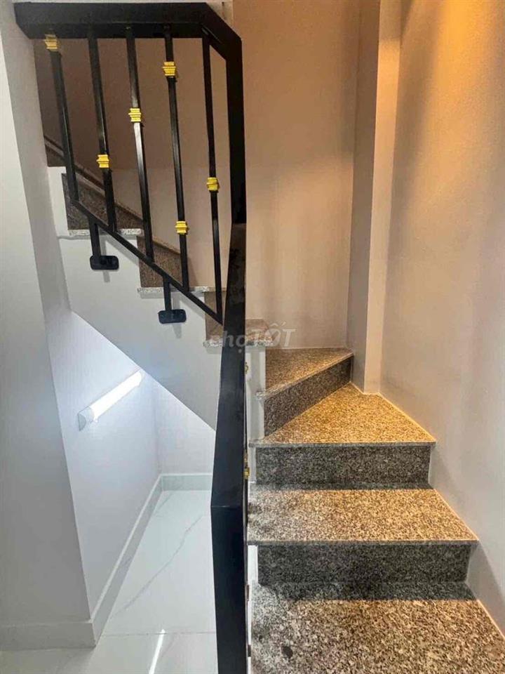 cho thuê nhà q4 nhà mới xấy