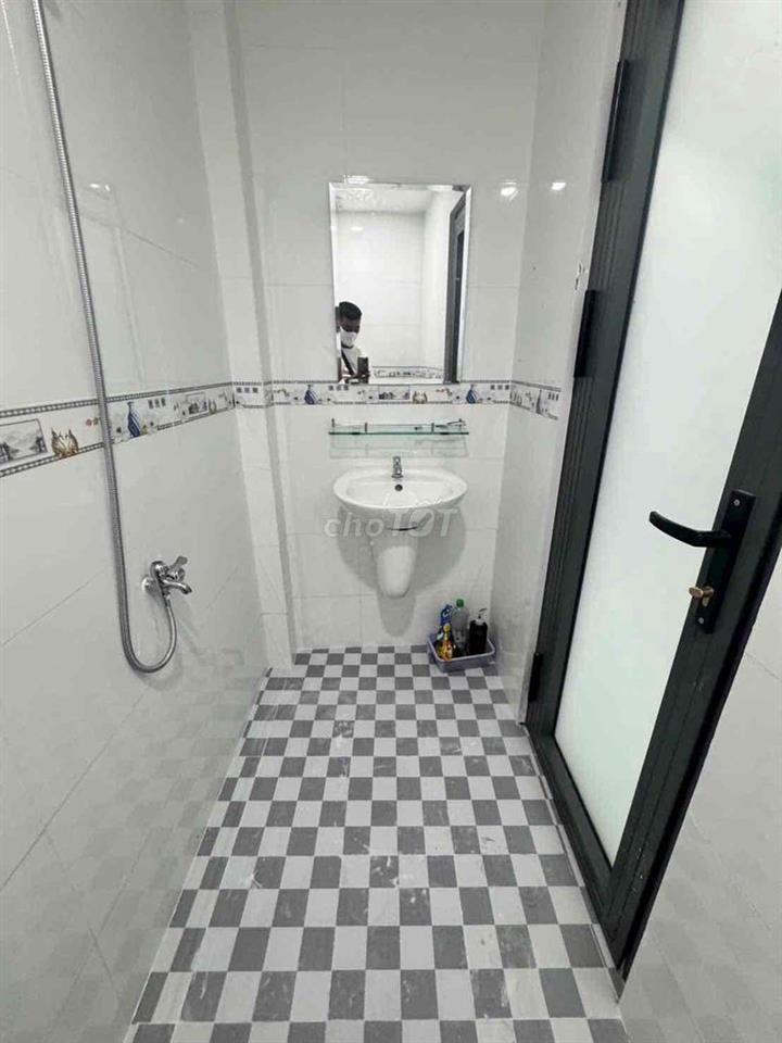 cho thuê nhà q4 nhà mới xấy