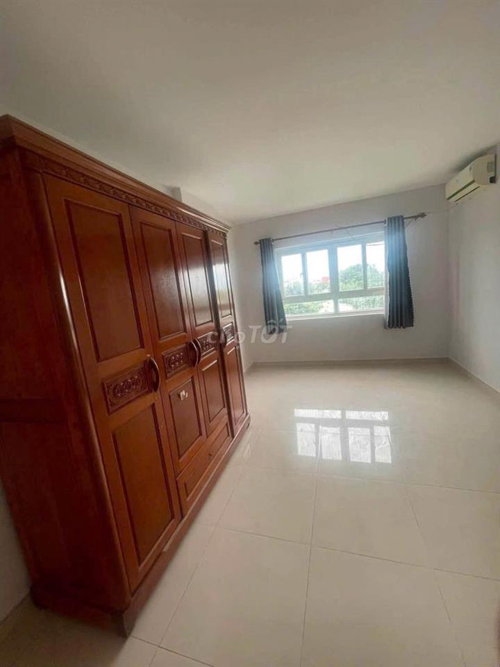 Chung cư Phạm Văn Đồng, GV: 80m2, NTCB, 10 triệu/tháng, 2PN