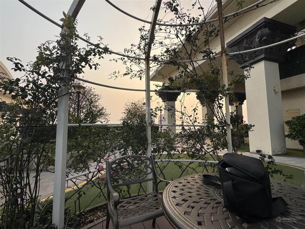 Chuyển nhượng căn hộ 88m2. 2pn. ban công hồ tây, tầng cao. d le roi soleil. 2 đặng thai mai