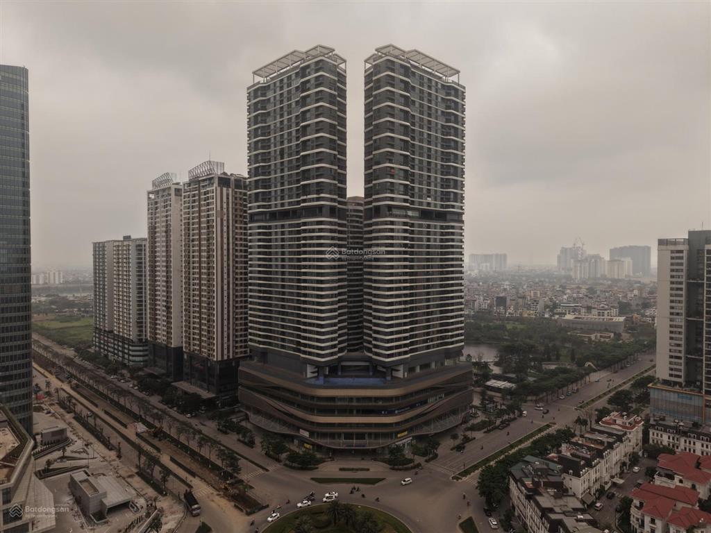 Bán căn hajadin tầng trung. view trực diện hồ tây nhìn đường võ chí công