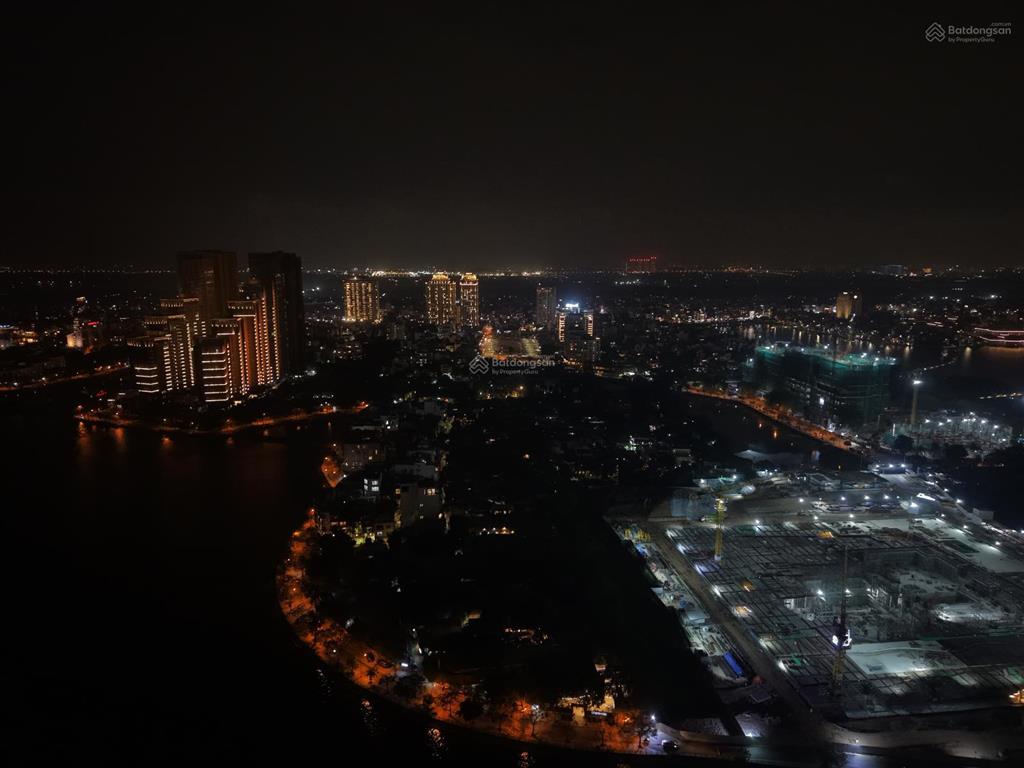 View trực diện hồ tây. tầng cao. 111m². 3pn. d’. le roi soleil. số 2 đặng thai mai
