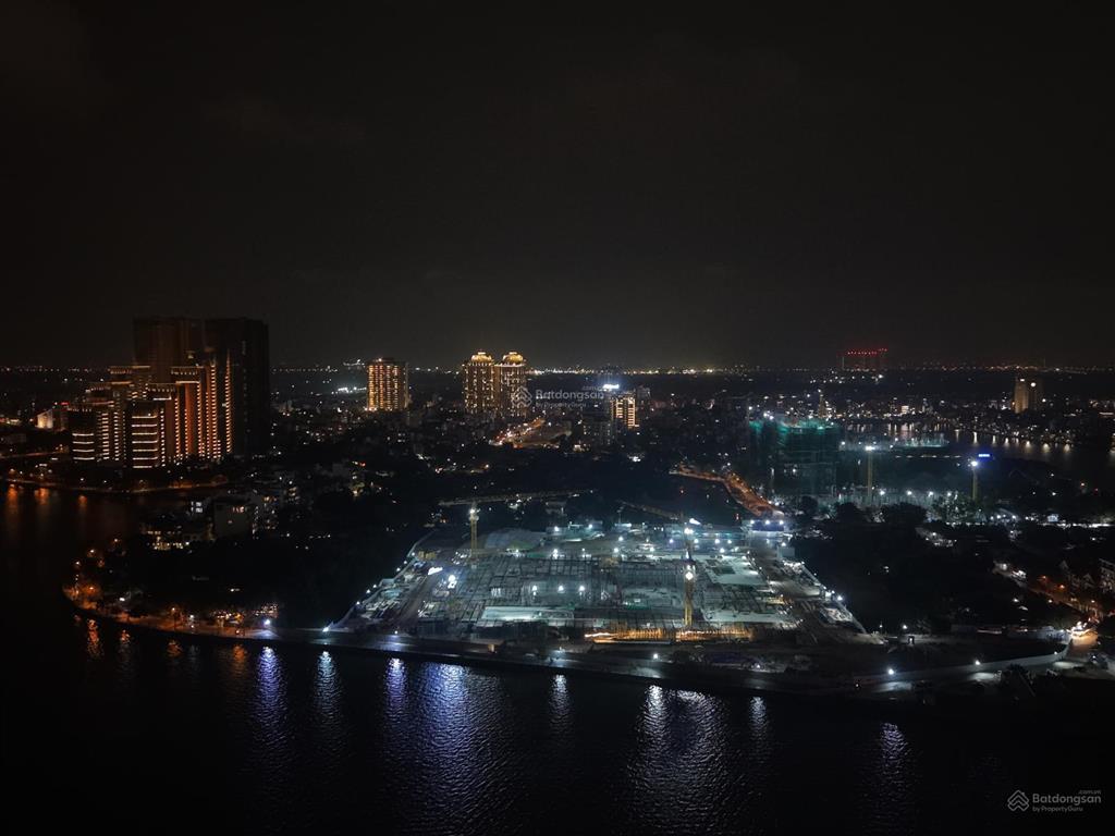 View trực diện hồ tây. tầng cao. 111m². 3pn. d’. le roi soleil. số 2 đặng thai mai