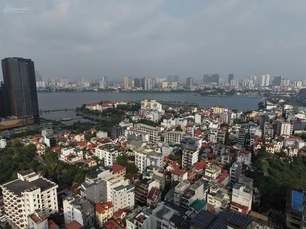 111m². 3pn. tầng cao. ban công đầu rồng lạc long quân. d’. le roi soleil. 59 xuân diệu