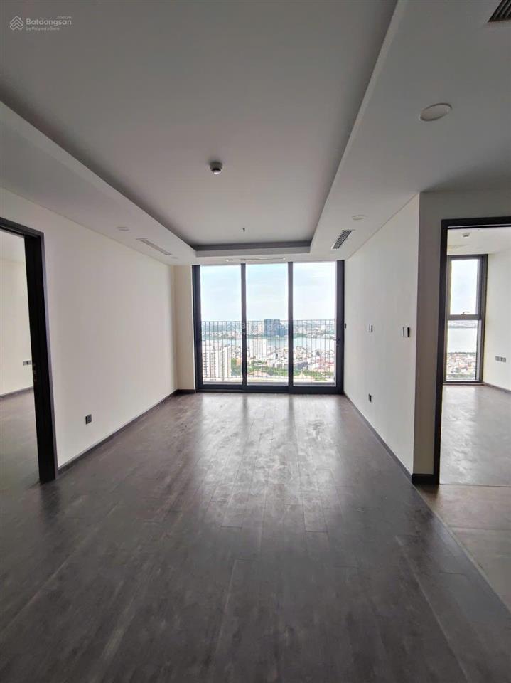 Cho thuê căn hộ 3pn, 103m2, view thẳng hồ tây, nhà mới chưa qua sử dụng