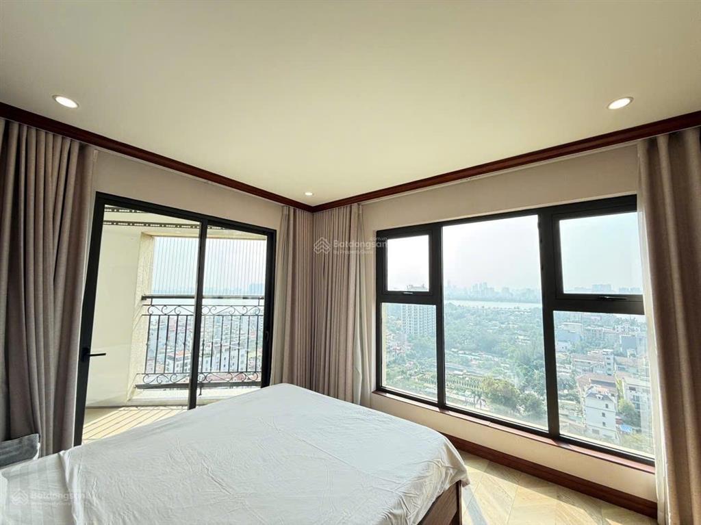 Tháp a. 146m2. ban công đông nam. thiết kế 3pn. nhà full nội thất. d le roi soleil. 59 xuân diệu