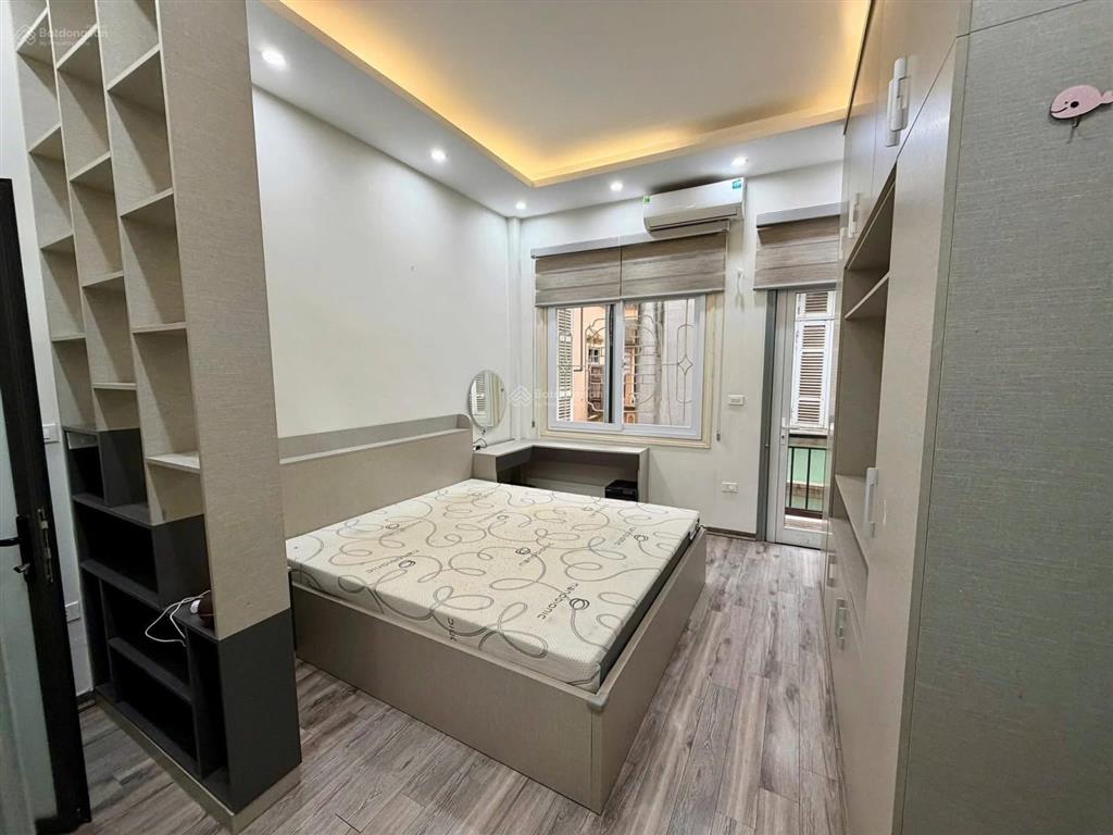 Cho thuê nhà đầu ngõ 40 xuân diệu, tây hồ. 4 tầng