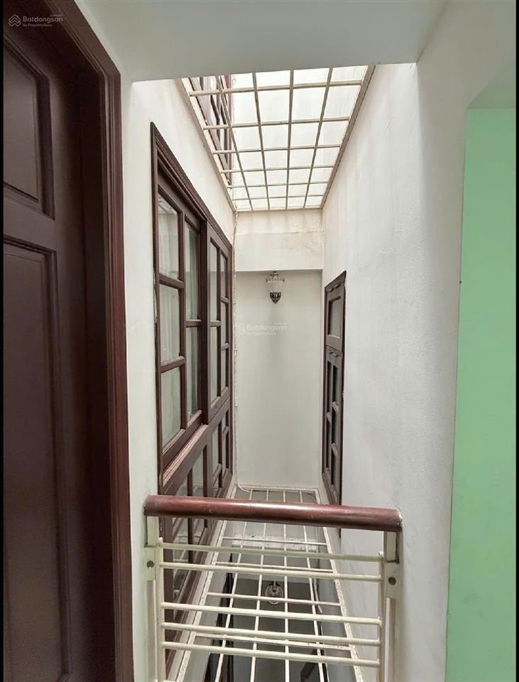 Vip mặt tiền hoa lan phan xích long phú nhuận 5 tầng chỉ 16,4 tỷ