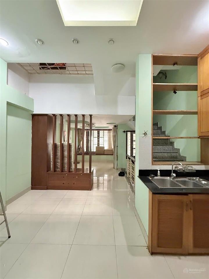 Vip mặt tiền hoa lan phan xích long phú nhuận 5 tầng chỉ 16,4 tỷ