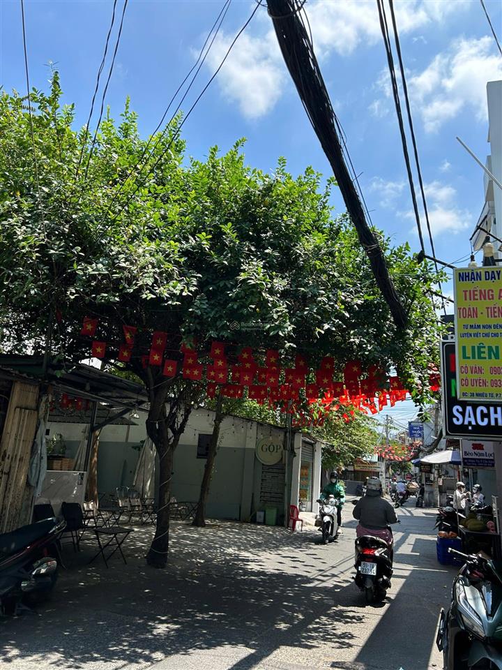 Hơn 80tr/m2 trung tâm phú nhuận  bán nhà nát 145m2 góc nhiêu tứ  phan xích long  12,9 tỷ