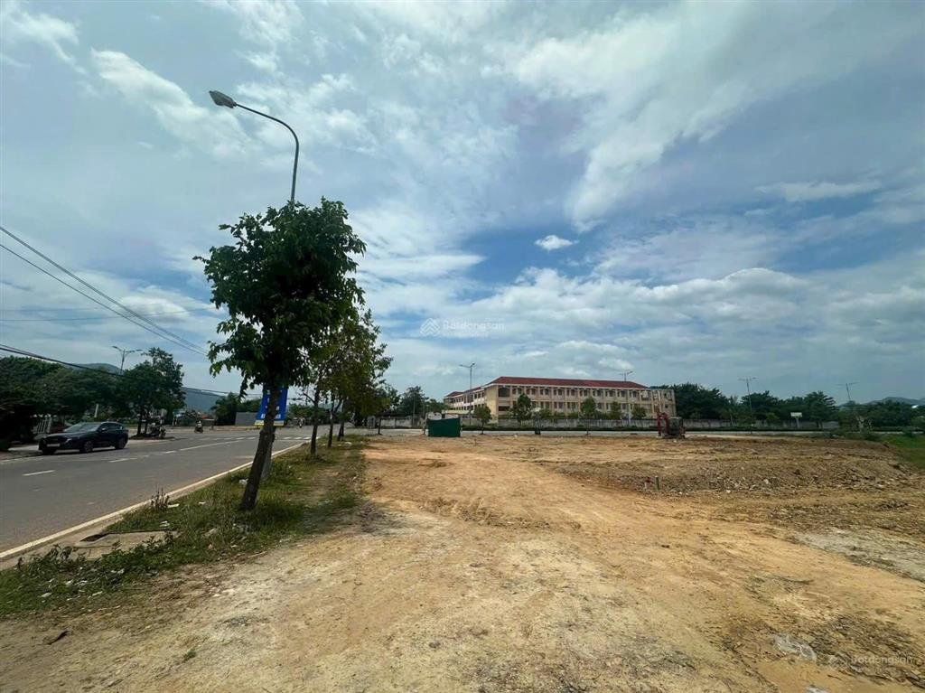Mở bán căn hộ nổi bật 6 lô đất mt 2/4 k10, đối diện trường trần cao vân, chỉ 39tr/m2