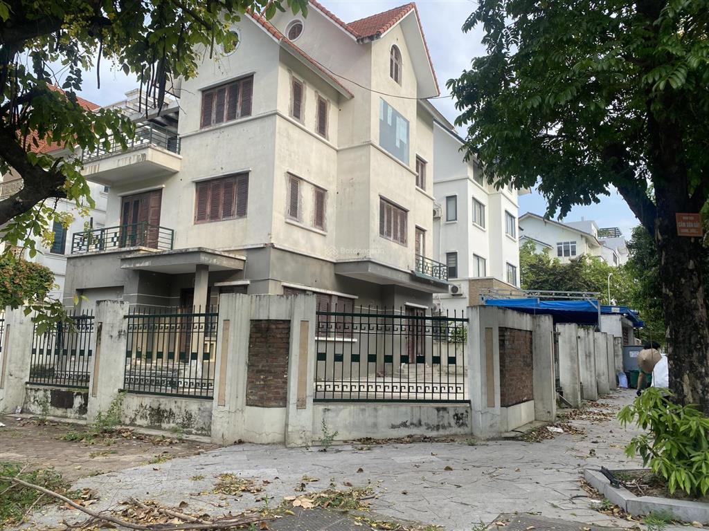 Độc quyền bán căn biệt thự 4 tầng 2 mặt phố kđt hud vân canh, hoài đức hà nội.
gia đình chuyển đổi