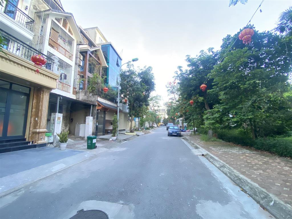 Bán nhà trịnh văn bô, nam từ liêm 110m2x4t, đường.
ô tô tránh có vỉa hè, chỉ 15.5 tỷ