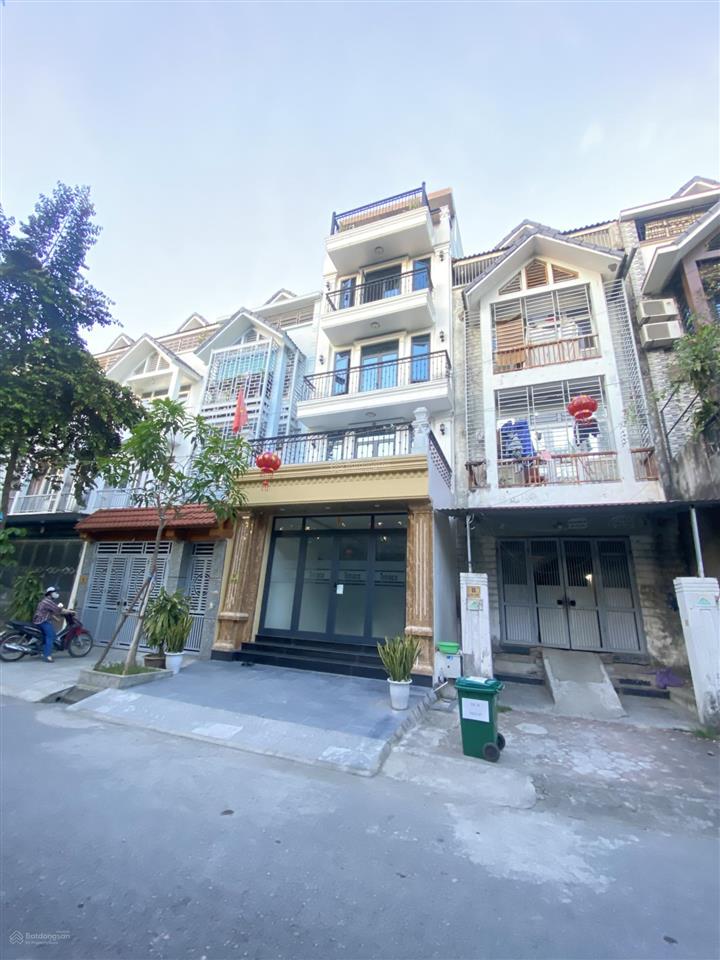 Bán nhà trịnh văn bô, nam từ liêm 110m2x4t, đường.
ô tô tránh có vỉa hè, chỉ 15.5 tỷ