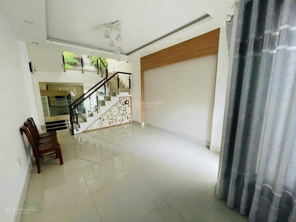 Mr. thanh gửi đến căn nhà mặt tiền đường lớn giá 9.95 tỷ gần lê văn thịnh
