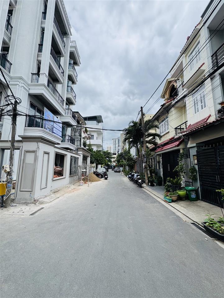 Nhà khu trần não hẻm xe hơi giá tốt hiện tại