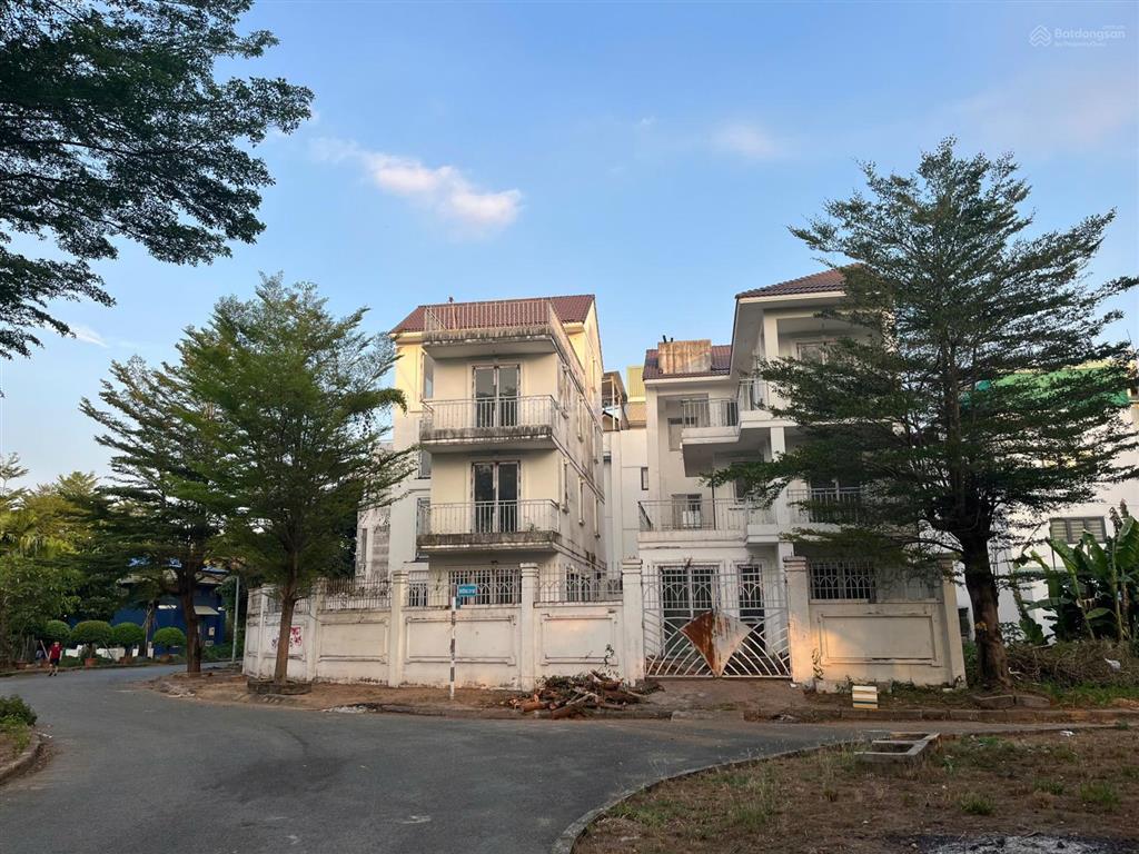 Bán gấp biệt thự nam long đối diện công viên giá 17 tỷ