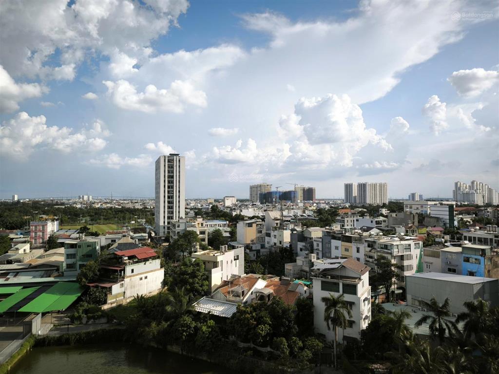 Căn hộ 2 phòng ngủ skylines cần bán
