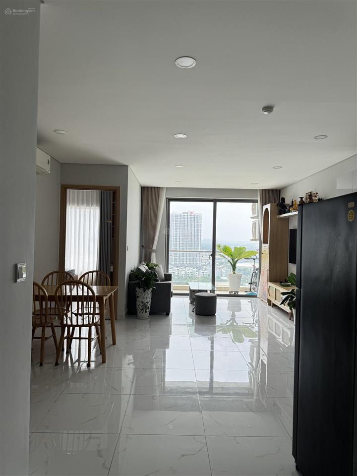 Bán căn hộ 3 phòng ngủ skylines giá tốt