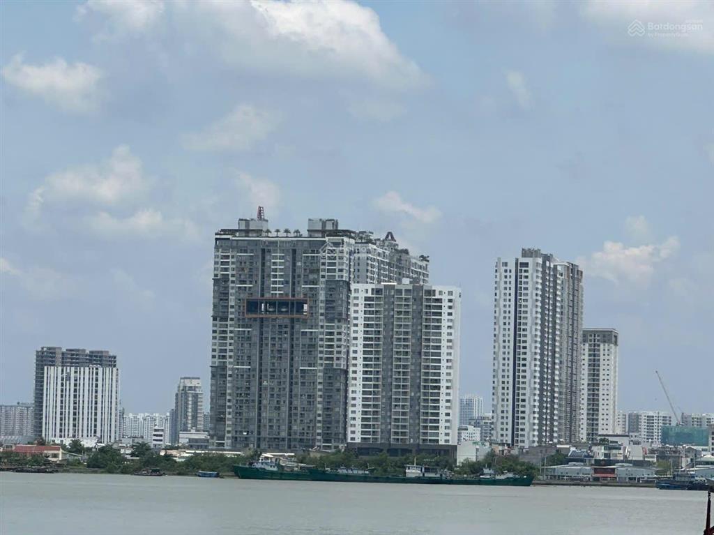 Bán căn hộ 3 phòng ngủ skyline phường phú thuận