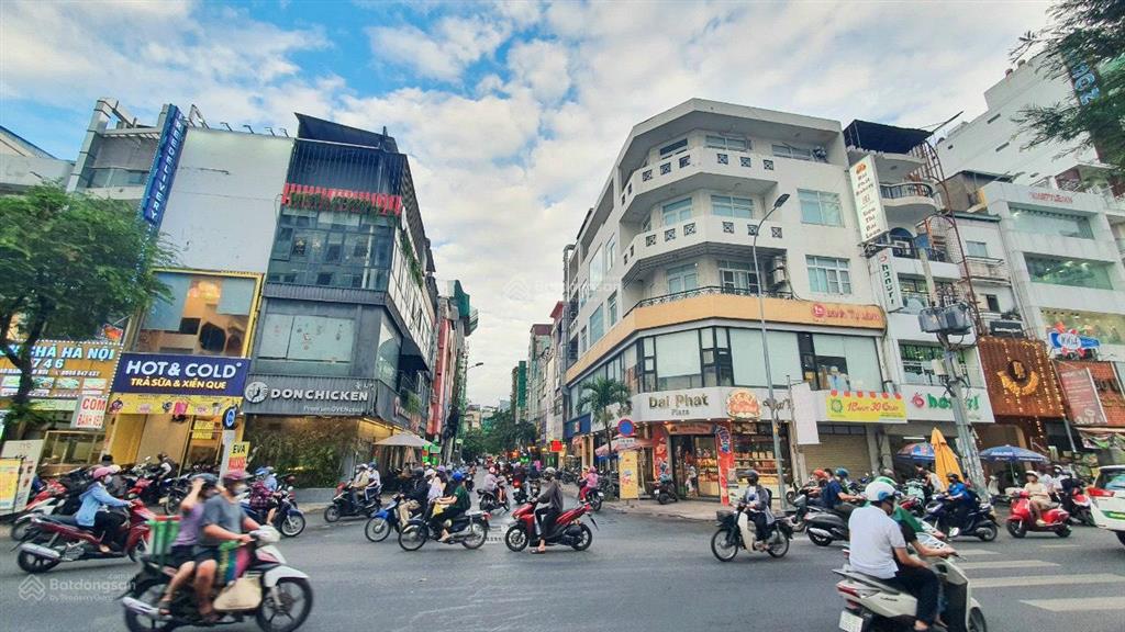 Cần bán nhà mặt tiền lý thường kiệt, quận 10. dt 6,2mx20m. giá chỉ 52 tỷ (đoạn đẹp con đường)