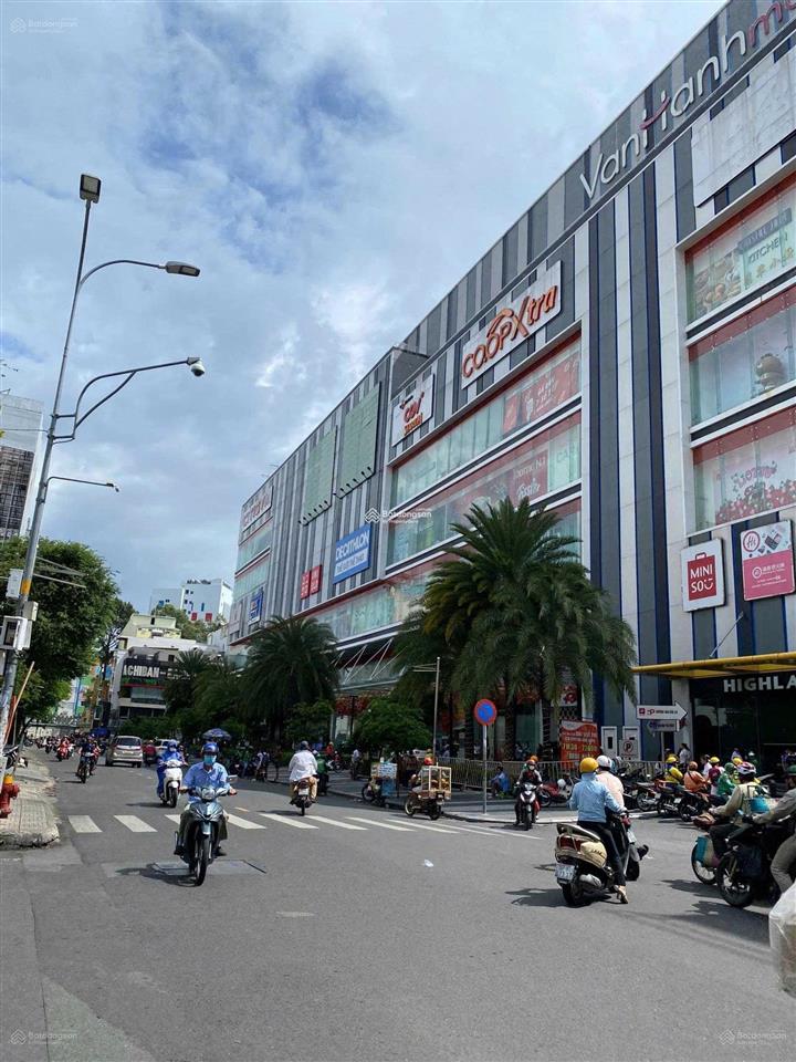 Bán nhà mặt tiền sư vạn hạnh  ngay vạn hạnh mall . quận 10 .dt 4,5mx17m . gía chỉ 36 tỷ