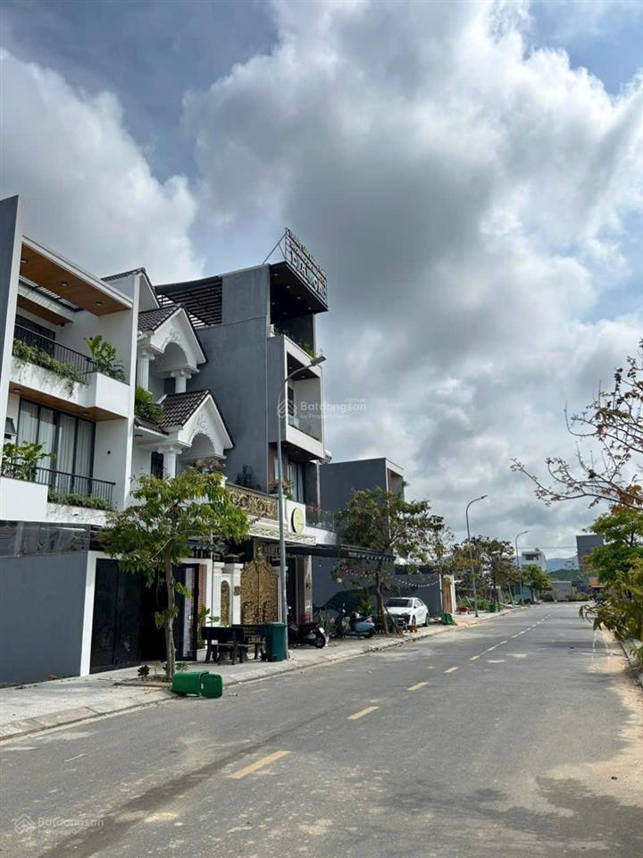 Lô góc 2mt đường 7.5m khu e kim long ngang 7.5m