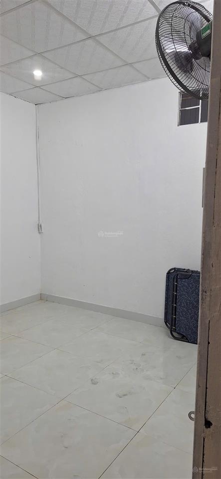 Hàng hiếm duy nhất mặt tiền hoàng thị loan có nhà cấp 4 vị trí đẹp chào bán
