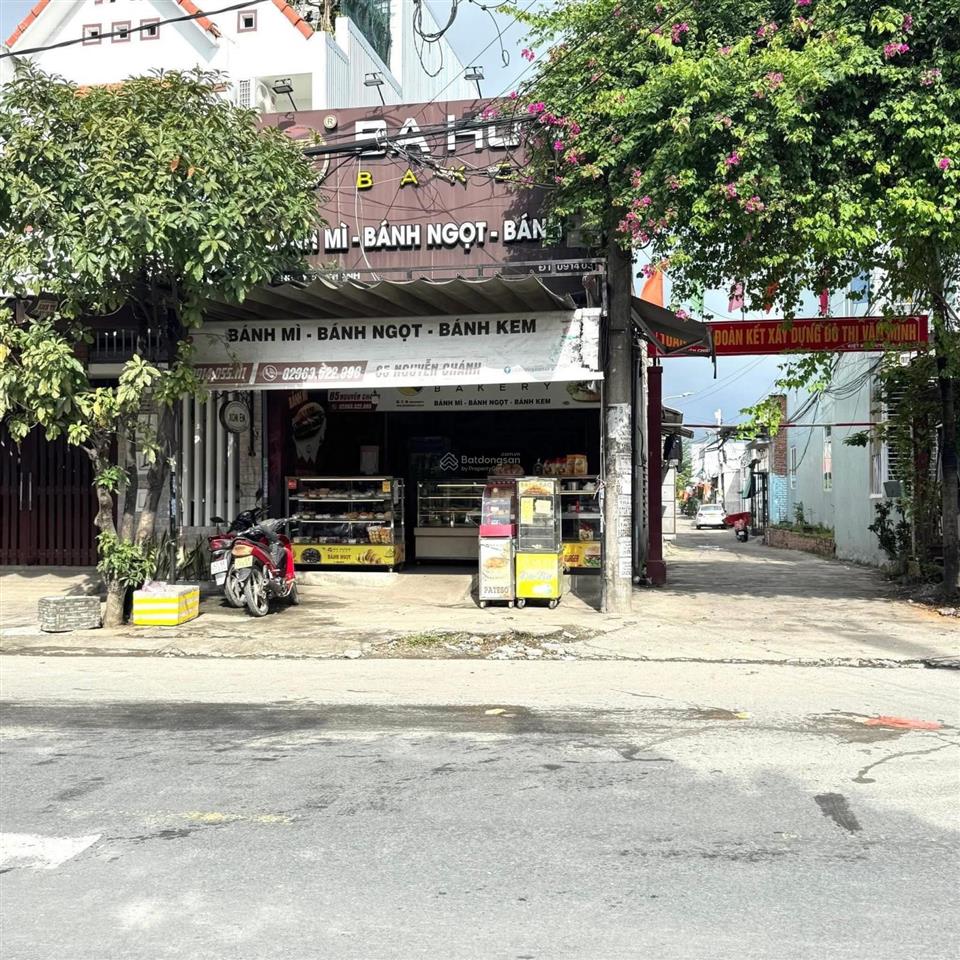 Mặt tiền đường 10.5m thông biển kẹp kiệt giá rẻ