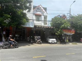 Mặt tiền đường 10.5m thông biển kẹp kiệt giá rẻ