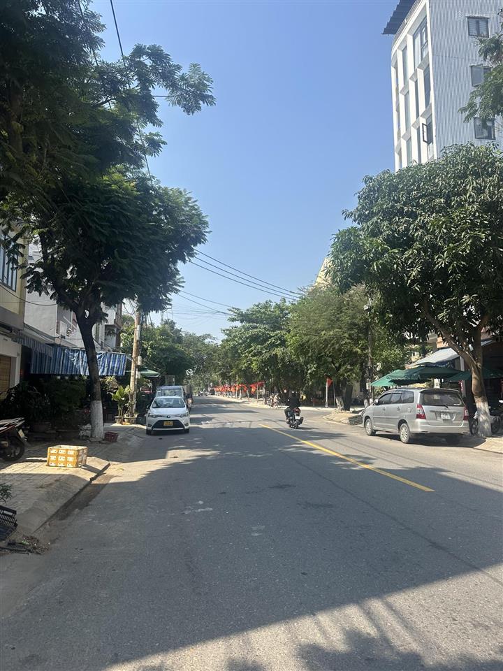 Lô góc 2mt trục đường 10.5m thông biển vị trí đẹp ngang đến 7.7m giá tốt