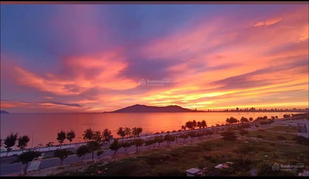 Chào bán mặt tiền giáp văn cương view biển, giá rẻ