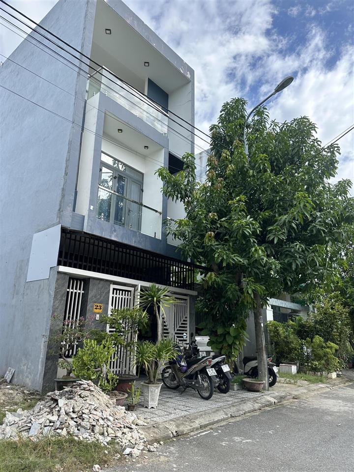 Trục đường 5.5m hoà phú 8 hướng tây bắc giá sập hầm