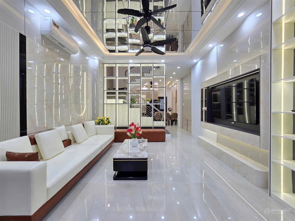 Nhà đẹp gần biển đà nẵng mới 100% full nội thất giá tốt