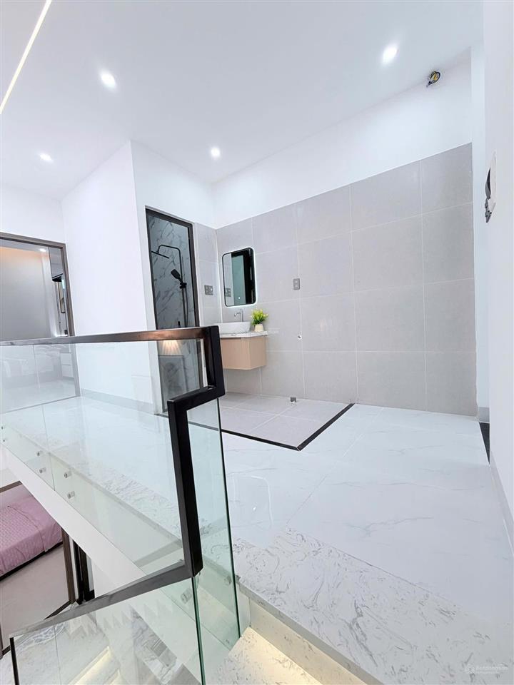 Bán nhà 2 tầng nguyễn phước nguyên trung tâm tp giá tốt