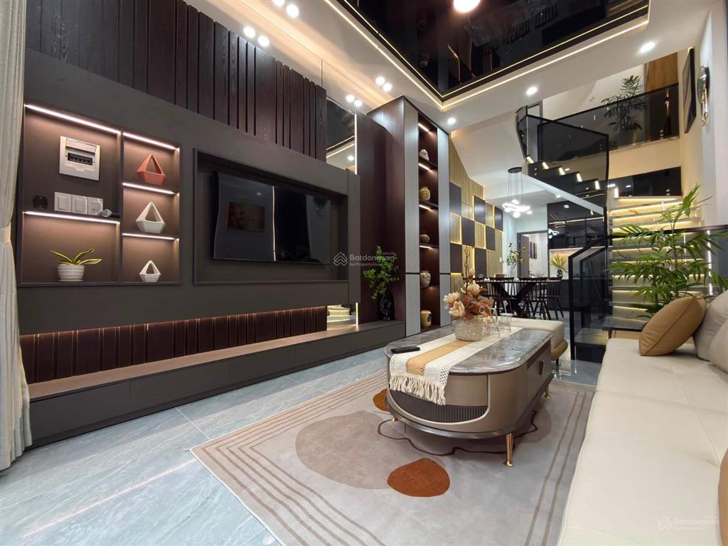 Sở hữu nhà đẹp trung tâm đà nẵng, cách biển chỉ 200m, vào ở ngay
