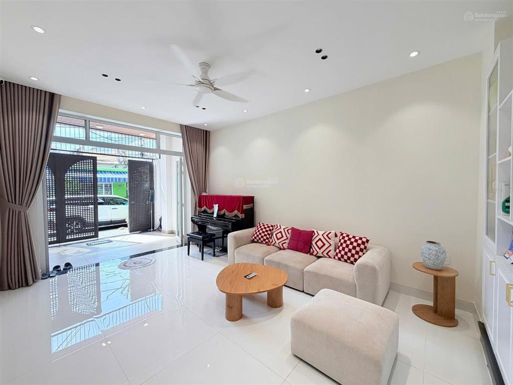 Nhà đẹp trung tâm thanh khê sát hà huy tập 4 phòng ngủ full nội thất