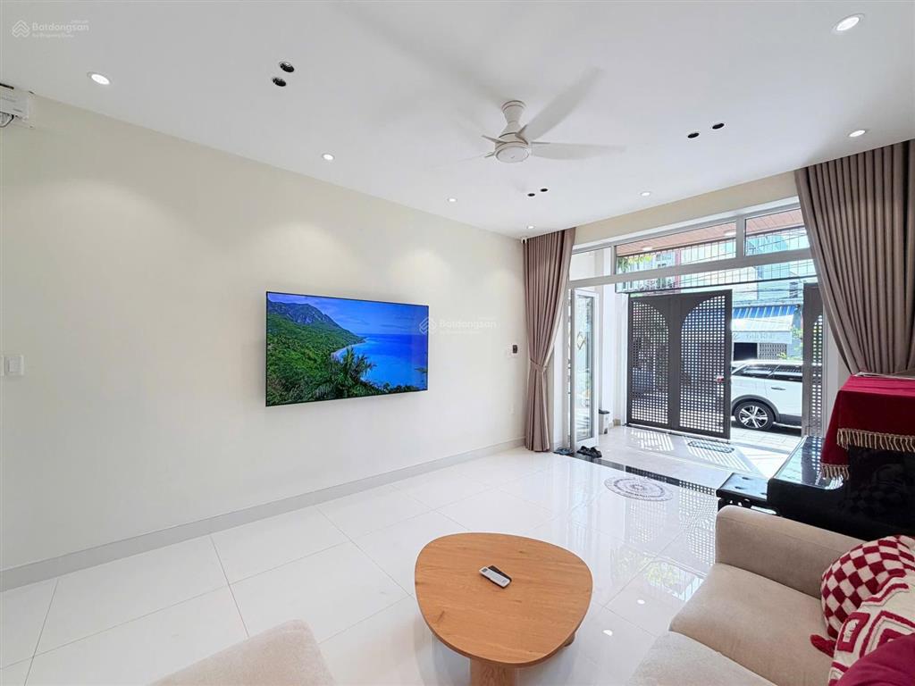 Nhà đẹp trung tâm thanh khê sát hà huy tập 4 phòng ngủ full nội thất