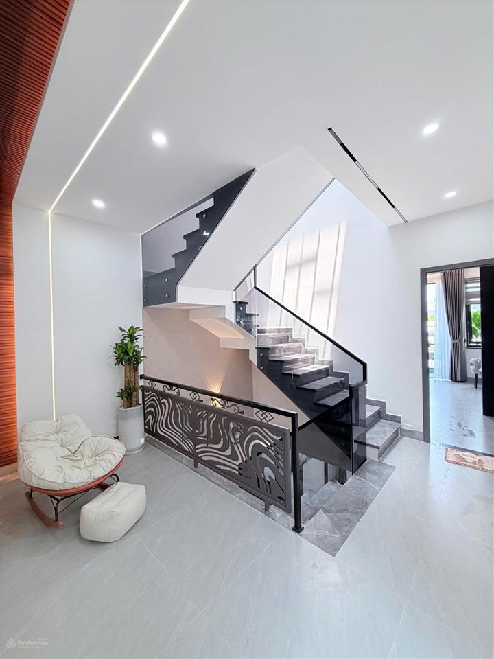 Nhà đẹp full nội thất đường 5m5 gần trần cao vân  gần trường tiểu học hà huy tập  thanh khê