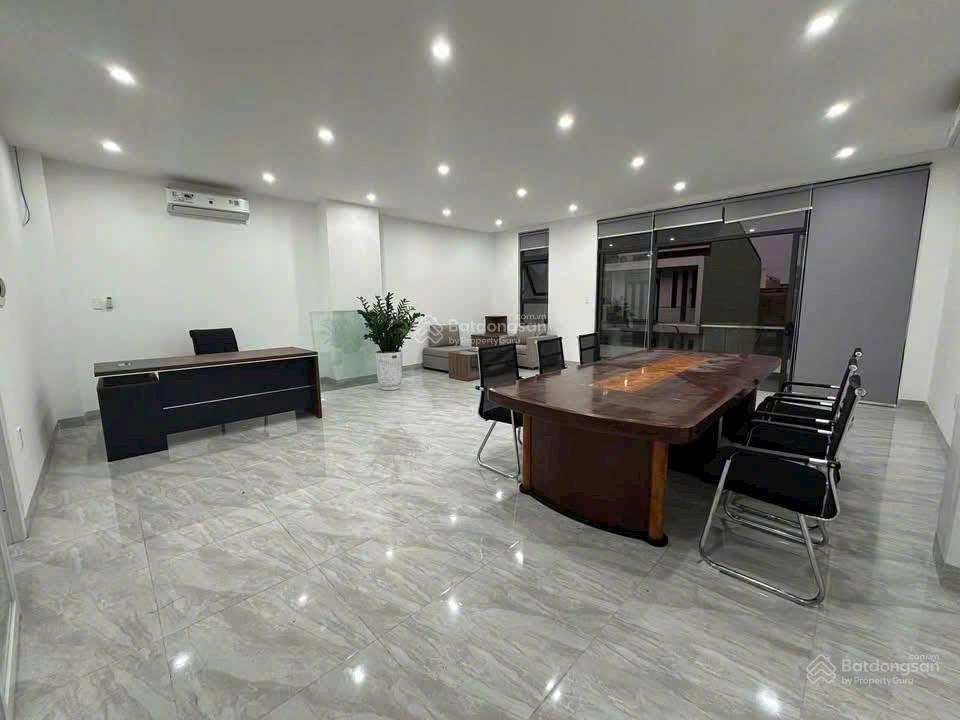 Cho thuê nhà mặt tiền nguyễn sinh sắc trục kinh doanh thích hợp làm văn phòng công ty