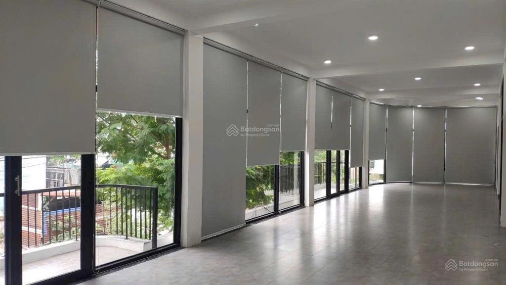 Cho thuê nhà sau lưng bến xe đà nẵng phù hợp làm văn phòng và dạy học