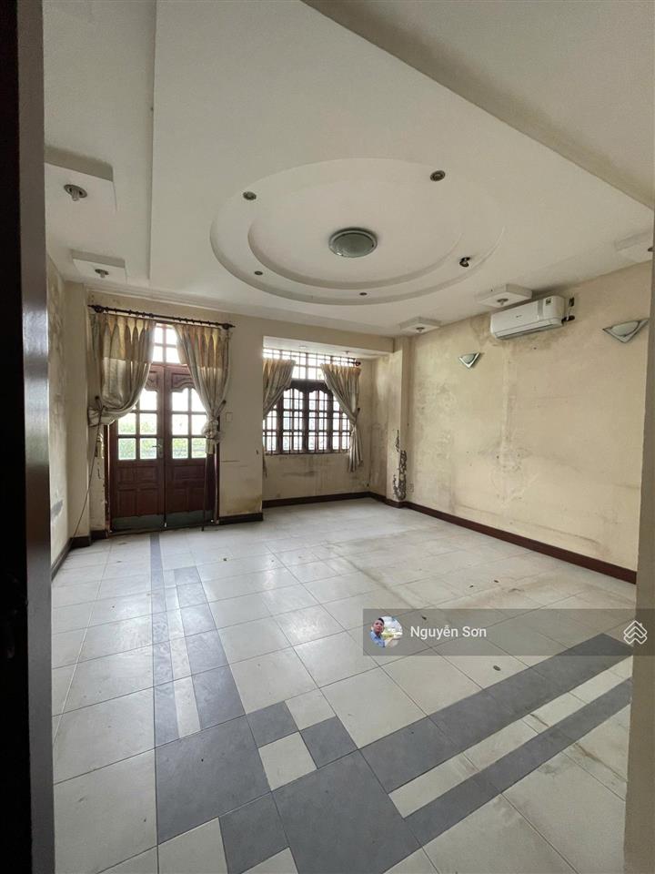 Bán nhà lớn 300m2 sàn  2 sân vườn 6 phòng ngủ  5wc đường 4m, xuân thới đông 2, chỉ 7,2 tỷ