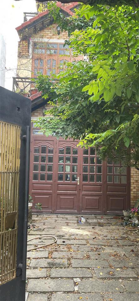 Bán nhà lớn 300m2 sàn  2 sân vườn 6 phòng ngủ  5wc đường 4m, xuân thới đông 2, chỉ 7,2 tỷ