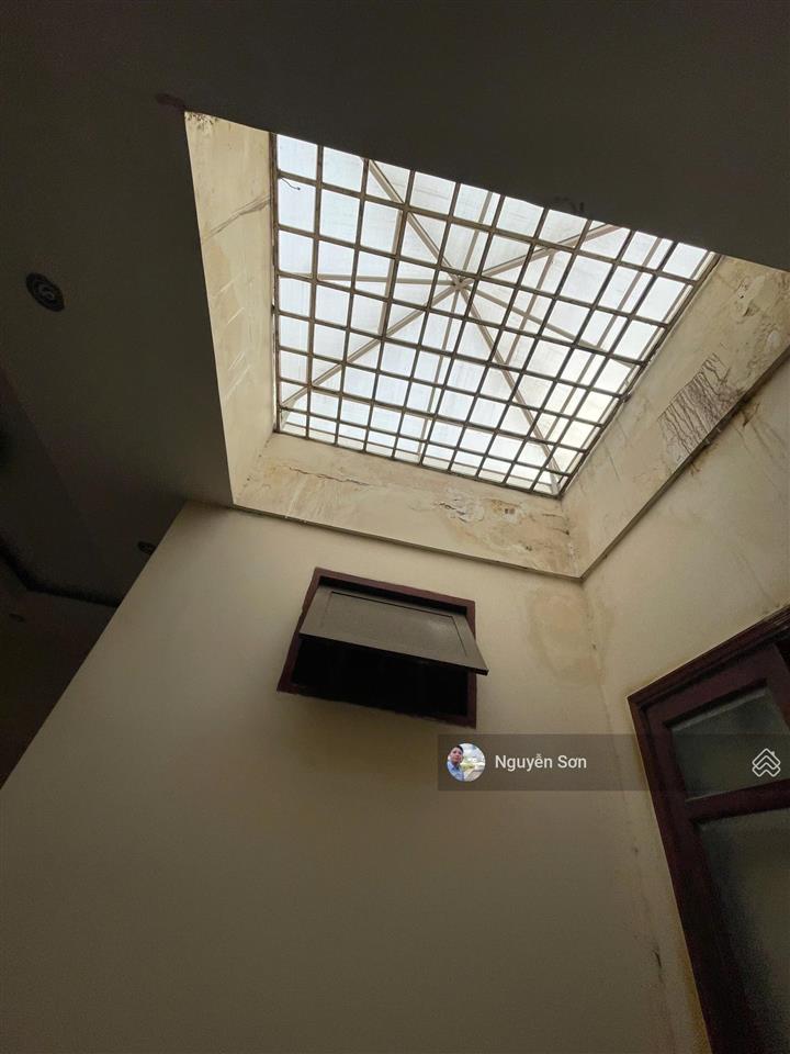 Bán nhà lớn 300m2 sàn  2 sân vườn 6 phòng ngủ  5wc đường 4m, xuân thới đông 2, chỉ 7,2 tỷ