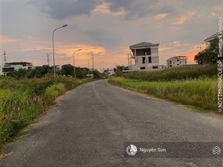 Siêu phẩm phước long b  ngang 20m  view sông  cạnh the global city