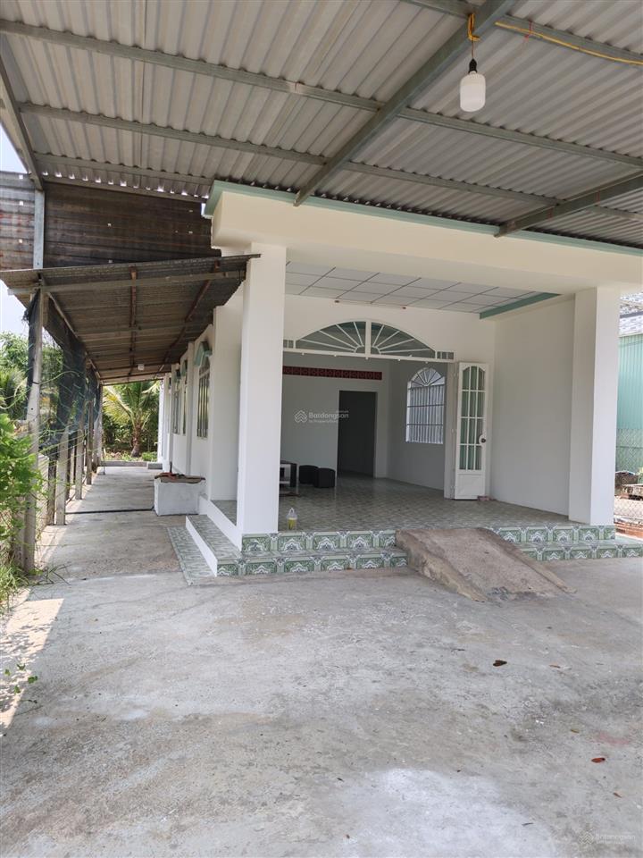 Nhà kinh doanh đường nhựa trước kcn hiệp thạnh