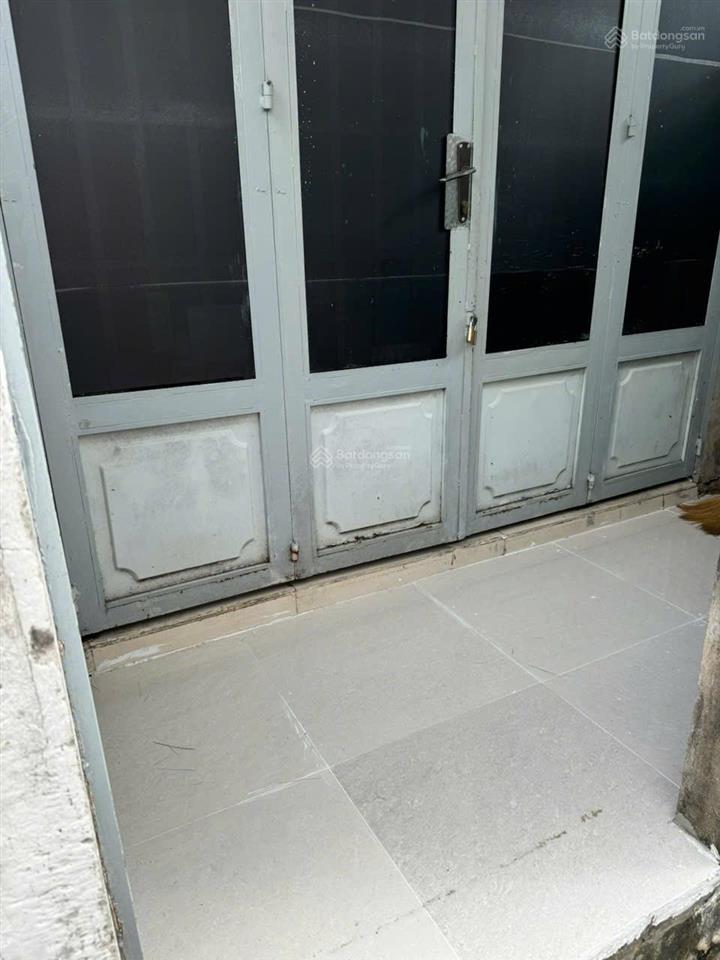 Phòng trọ mặt tiền hẻm gần sát vincom trần trọng cung