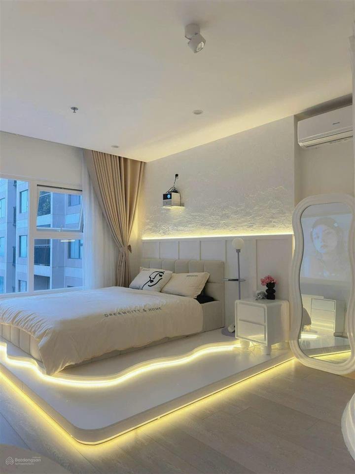 Căn studio 33,5m toà s1.12 tầng 18 view thoáng nội thất thiết kế riêng gần 300 triệu